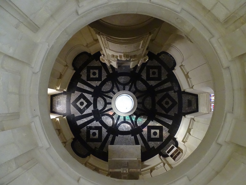 Sol de la chapelle